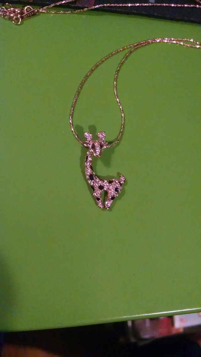 Rose gold giraffe necklace Clearance